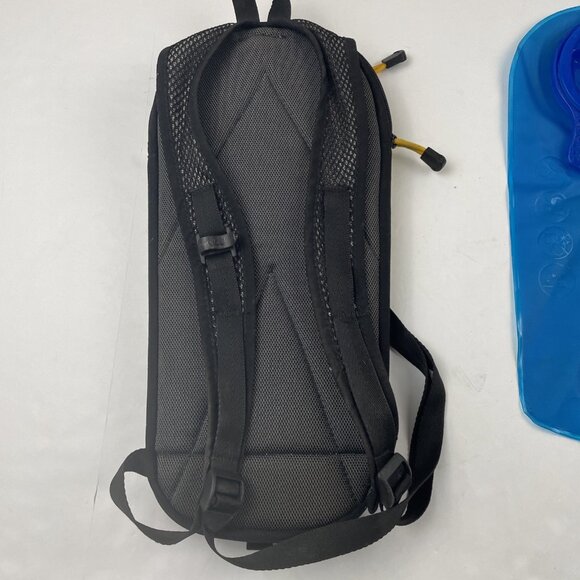 Camelbak Rogue Hydration Backpack Lightweight Ripstop Canvas Yellow Black - Picture 2 of 12